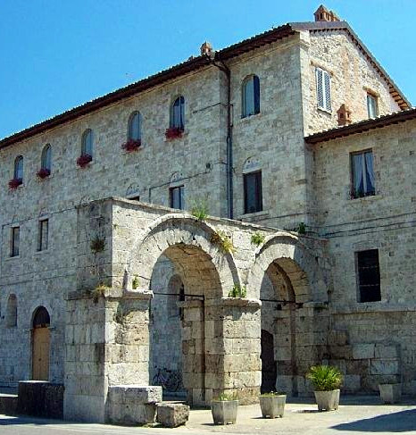 Ascoli Piceno - Porta gemina o binata di epoca romana